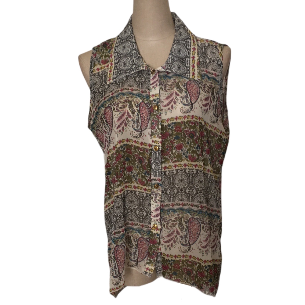 Lavish 🛍️ Button Down Sleeveless Blouse Sz S